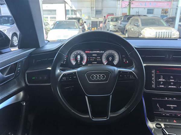 奥迪A6L 2022款 45 TFSI 臻选动感型