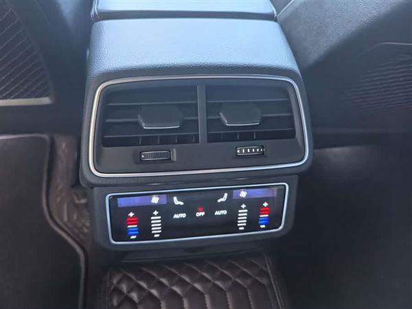 奥迪A6L 2022款 45 TFSI 臻选动感型