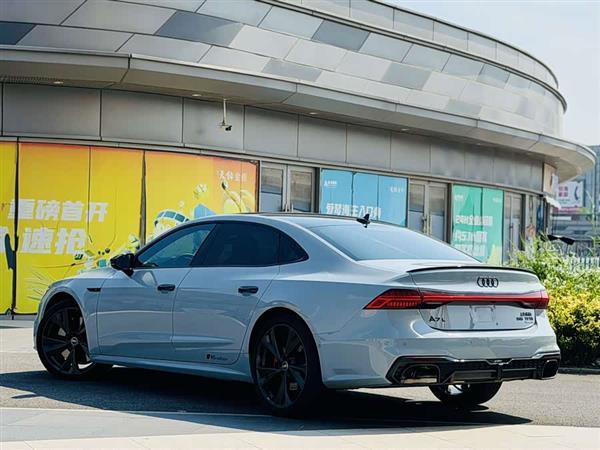 奥迪A7L 2024款 45 TFSI quattro RS 套件竞速版