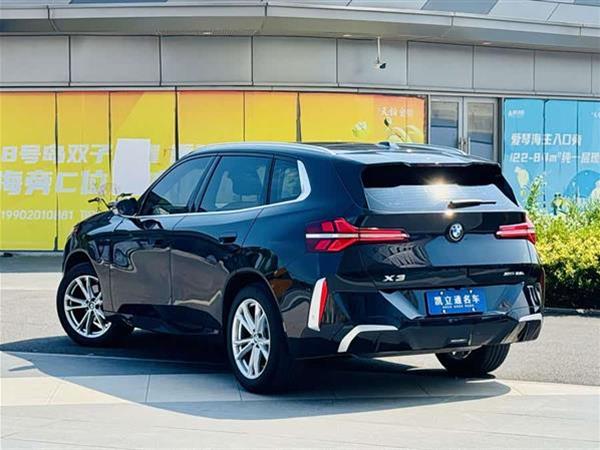 宝马X3 2025款 xDrive25L 豪华套装