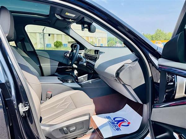 宝马X3 2025款 xDrive25L 豪华套装