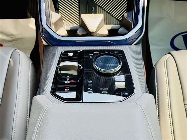 宝马X3 2025款 xDrive25L 豪华套装