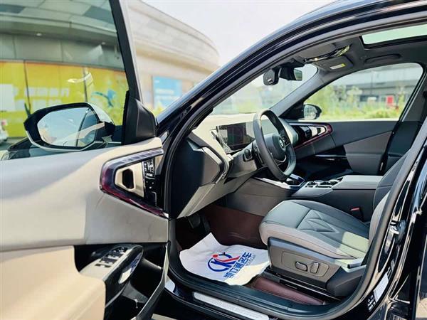 宝马X3 2025款 xDrive25L 豪华套装