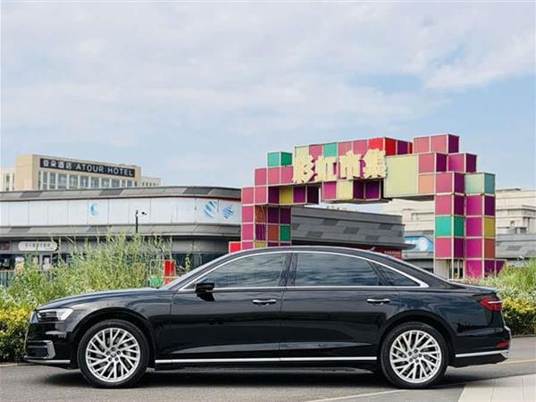 奥迪A8 2018款 A8L 55 TFSI quattro投放版精英型