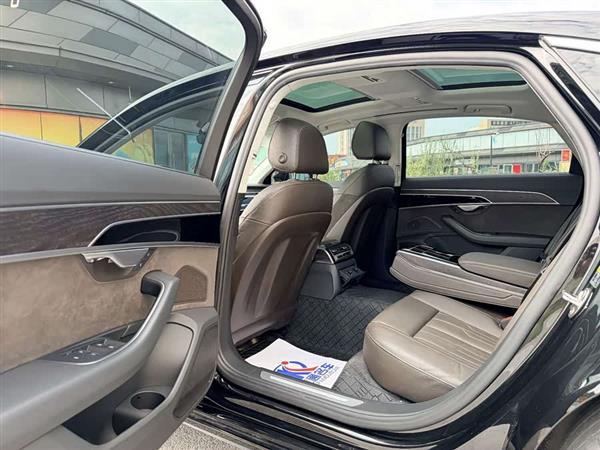 奥迪A8 2018款 A8L 55 TFSI quattro投放版精英型