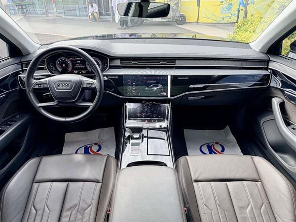 奥迪A8 2018款 A8L 55 TFSI quattro投放版精英型