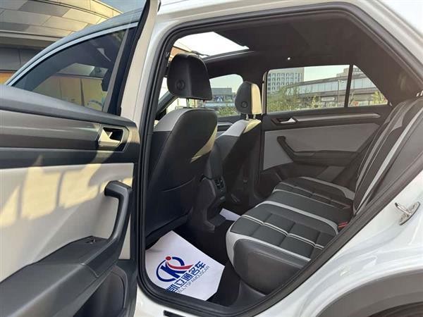 T-ROC探歌 2023款 300TSI DSG两驱辰光版
