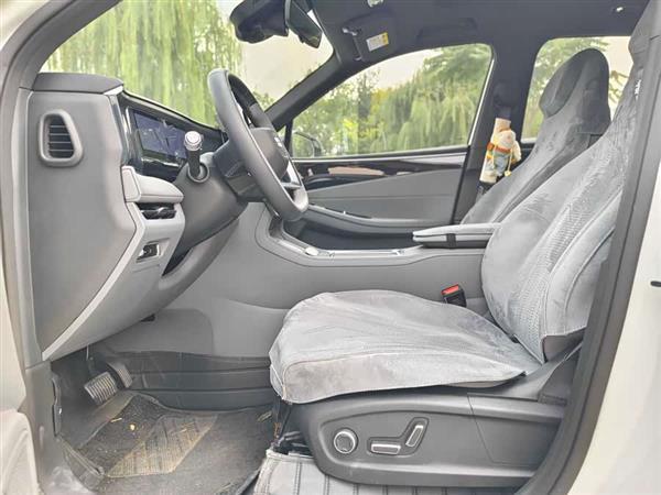 银河L7 2025款 EM-i 115km 探索+版