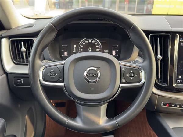沃尔沃XC60 2019款 T5 四驱智逸版 国V