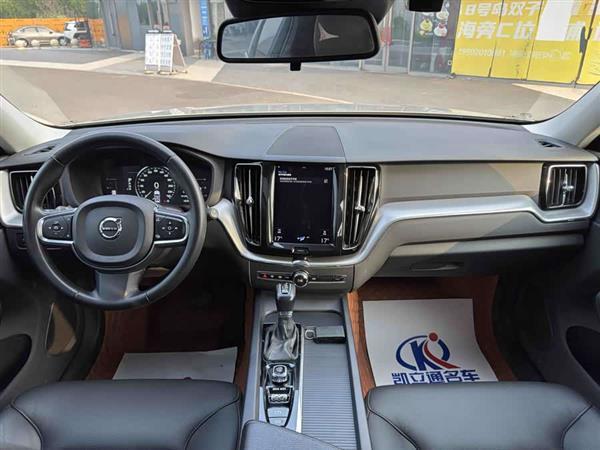 沃尔沃XC60 2019款 T5 四驱智逸版 国V