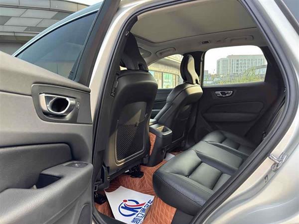 沃尔沃XC60 2019款 T5 四驱智逸版 国V