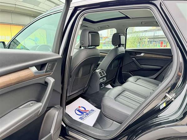 奥迪Q5L 2022款 改款 40T 豪华致雅型